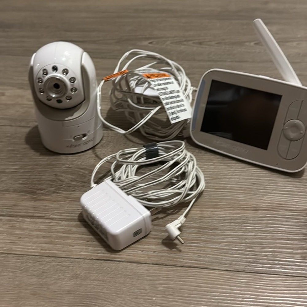 Infant optics baby monitor